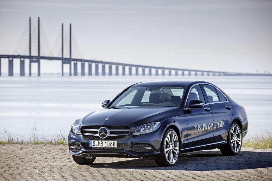  Mercedes-Benz C350 Plug-In Hybrid 2015 года  (фото 1 из 6)